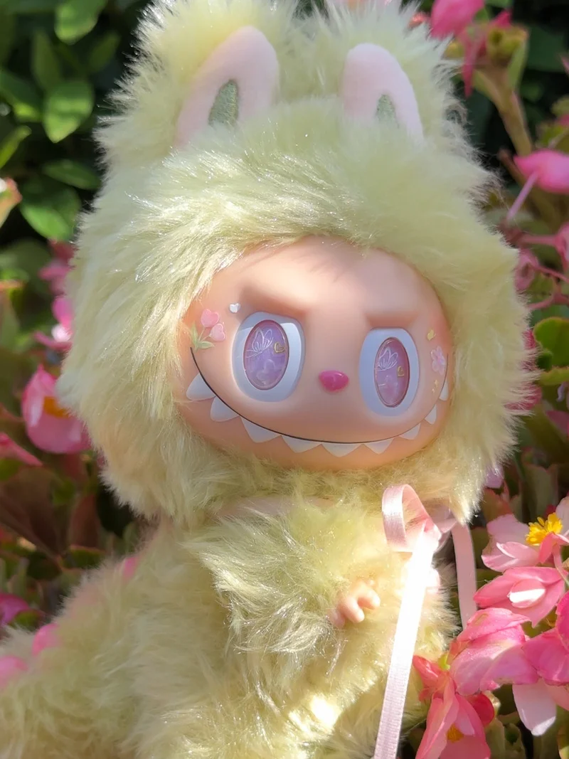 20cm Authentic Handmade Labubu Little Angel Toy For Girls Perfect Gift For Festivals Summer Garden Theme Vinyl Face Blind Box
20cm Authentic Handmade Labubu Little Angel Toy For Girls Perfect Gift For Festivals Summer Garden Theme Vinyl Face Blind Box