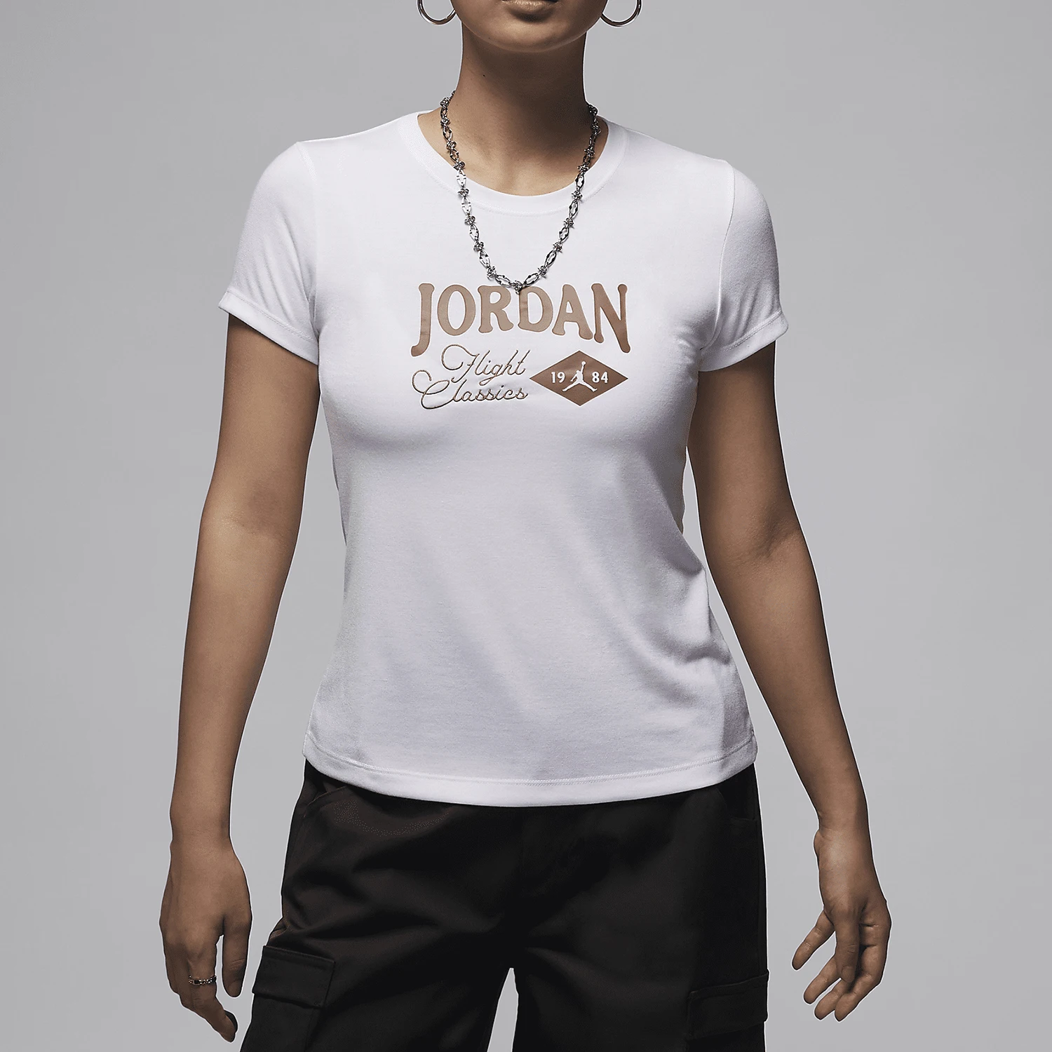 Nike genuine JORDAN women's fashionable round neck printed breathable short sleeved T-shirt FN5724-101
Nike genuine JORDAN women's fashionable round neck printed breathable short sleeved T-shirt FN5724-101