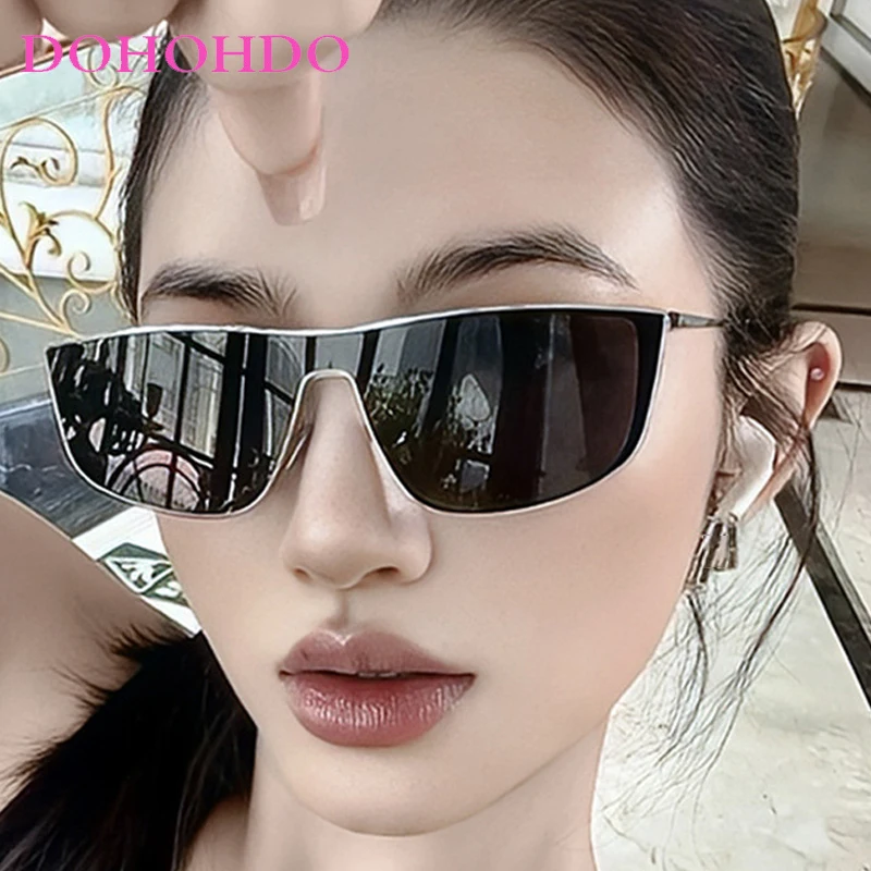 New Fashion Metal Punk Conjoined Sunglasses Women Vintage High Quality Eyewear Sunglasses Men Outdoor Sports Travel Shades UV400
New Fashion Metal Punk Conjoined Sunglasses Women Vintage High Quality Eyewear Sunglasses Men Outdoor Sports Travel Shades UV400