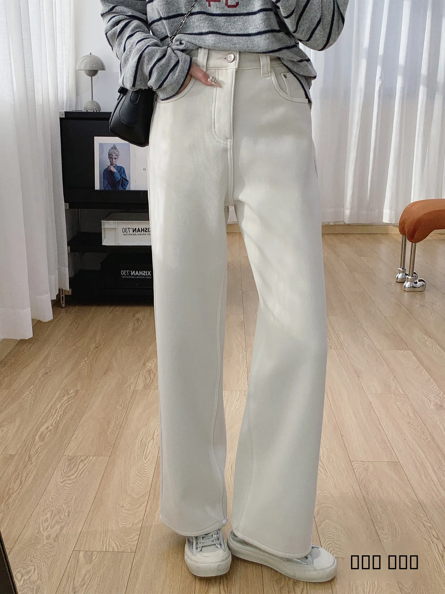 Женские джинсы с высокой талией, утепленные, из хлопка, прямого кроя, широкие, струящиеся, зимние, теплые, повседневные брюки
Женские джинсы с высокой талией, утепленные, из хлопка, прямого кроя, широкие, струящиеся, зимние, теплые, повседневные брюки