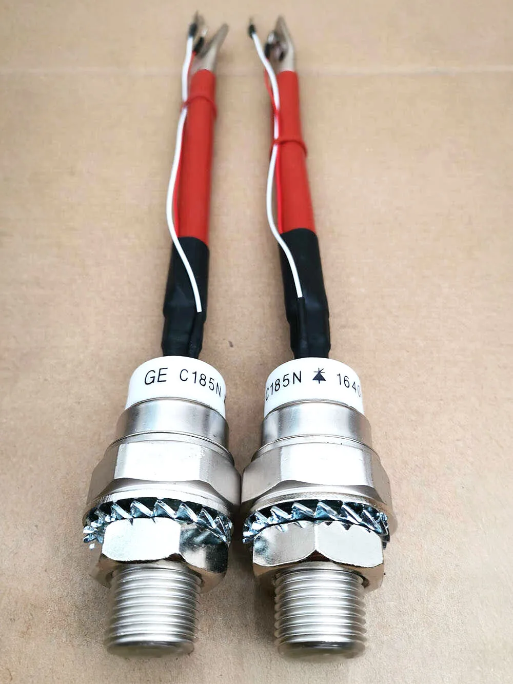 1pcs GEC185N Thyristor
1pcs GEC185N Thyristor