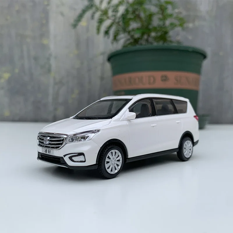 Оригинальная модель 1:43, Changan Auto, мини-автобус LINMAX, бизнес-MPV, пластиковая модель автомобиля для дисплея, подарков и коллекций
Оригинальная модель 1:43, Changan Auto, мини-автобус LINMAX, бизнес-MPV, пластиковая модель автомобиля для дисплея, подарков и коллекций