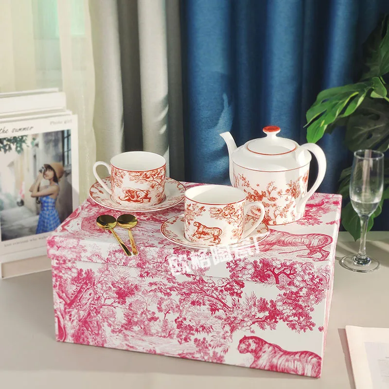 European Style Illustration Light Luxury Retro Tea Set for Afternoon Tea Café and Office Use
European Style Illustration Light Luxury Retro Tea Set for Afternoon Tea Café and Office Use