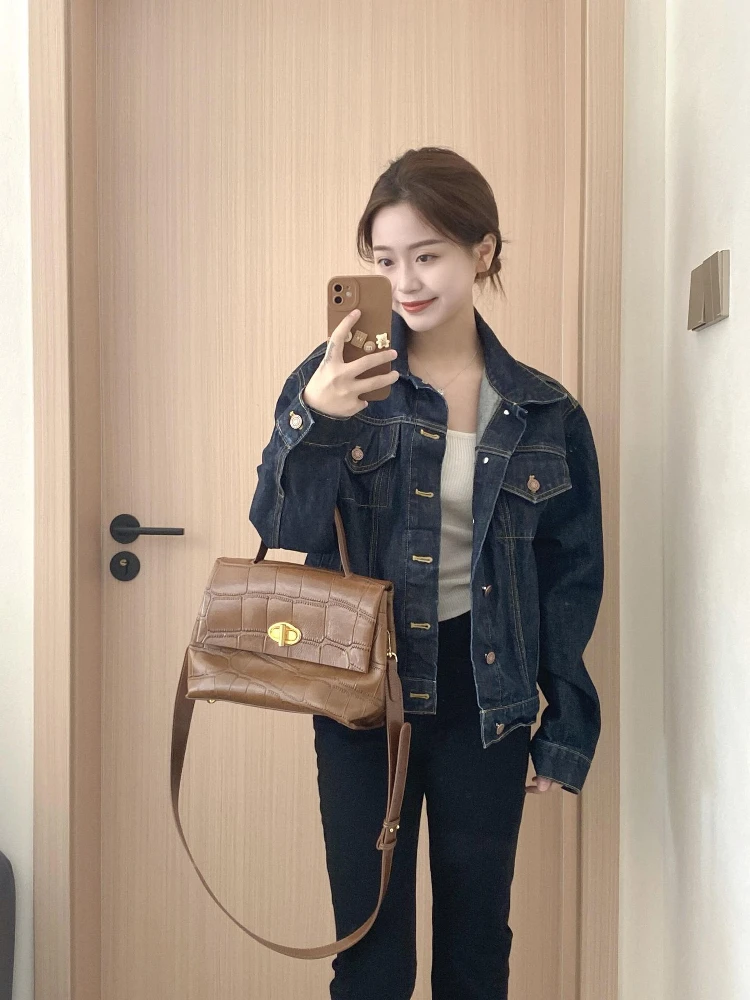 Retro American Blue Denim Short Jacket Women's Loose Fit Versatile Small Size Turn-down Collar Jacket Early Spring Top
Retro American Blue Denim Short Jacket Women's Loose Fit Versatile Small Size Turn-down Collar Jacket Early Spring Top