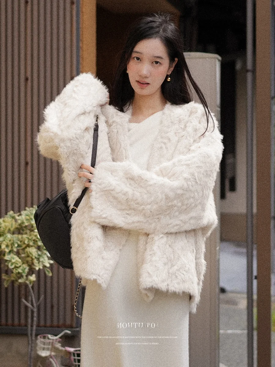 Корейское женское зимнее пальто Lalaglow из натуральной кожи с белым мехом, V-образный вырез, длинный рукав, для тепла и комфорта
Корейское женское зимнее пальто Lalaglow из натуральной кожи с белым мехом, V-образный вырез, длинный рукав, для тепла и комфорта