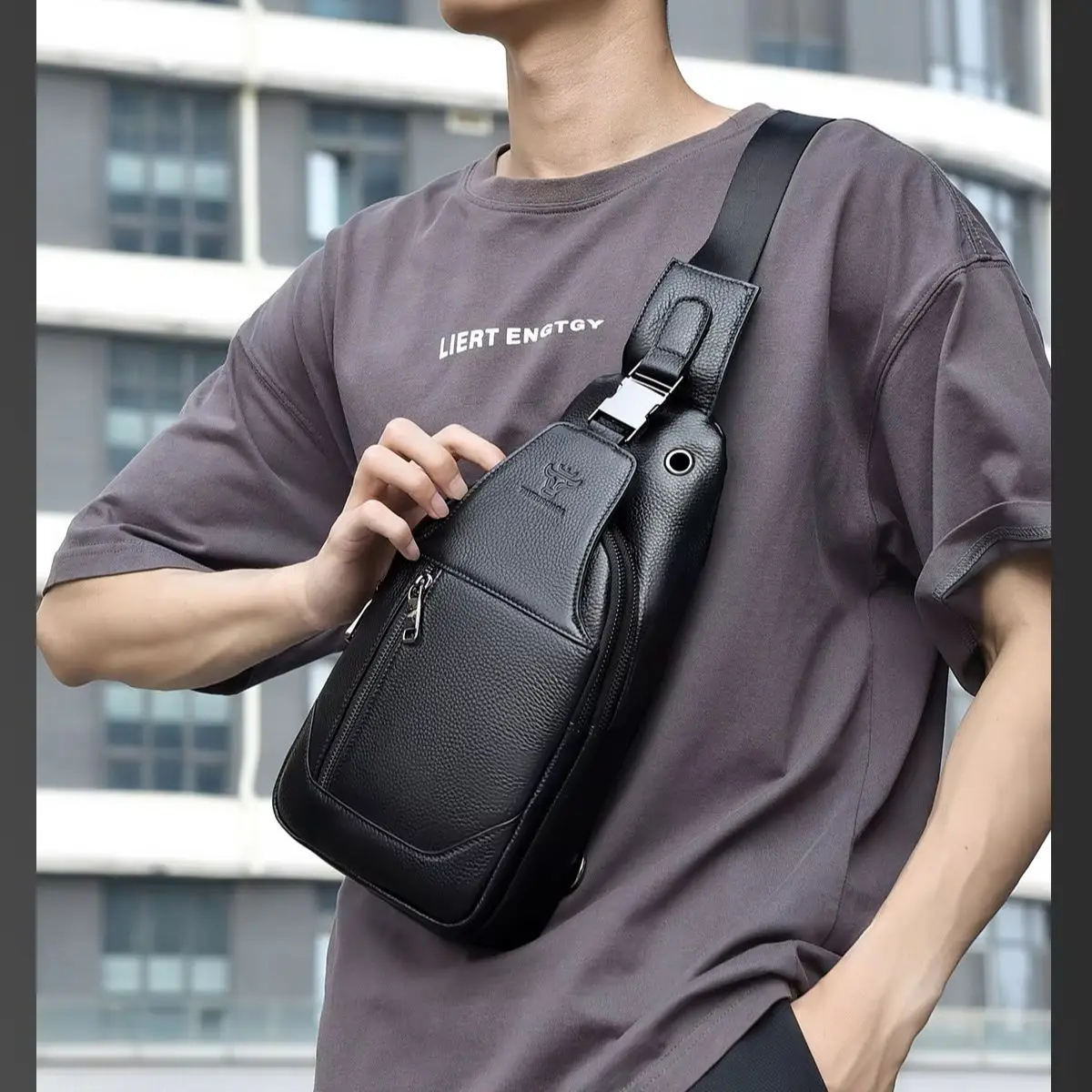 Men's crossbody genuine leather lychee pattern high-end business single-shoulder bag, multi-functional chest bag, large capacity
Men's crossbody genuine leather lychee pattern high-end business single-shoulder bag, multi-functional chest bag, large capacity