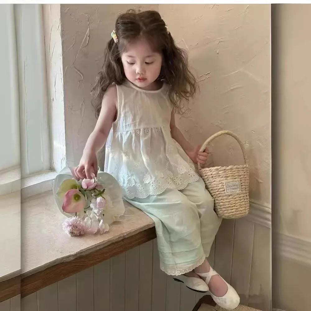 Baby Girls Sets Fashion Sweet Lace Sleeveless Vest Thin Hollow Lace Wide Leg Pants 2025 Summer New Kids Two Piece Sets
Baby Girls Sets Fashion Sweet Lace Sleeveless Vest Thin Hollow Lace Wide Leg Pants 2025 Summer New Kids Two Piece Sets