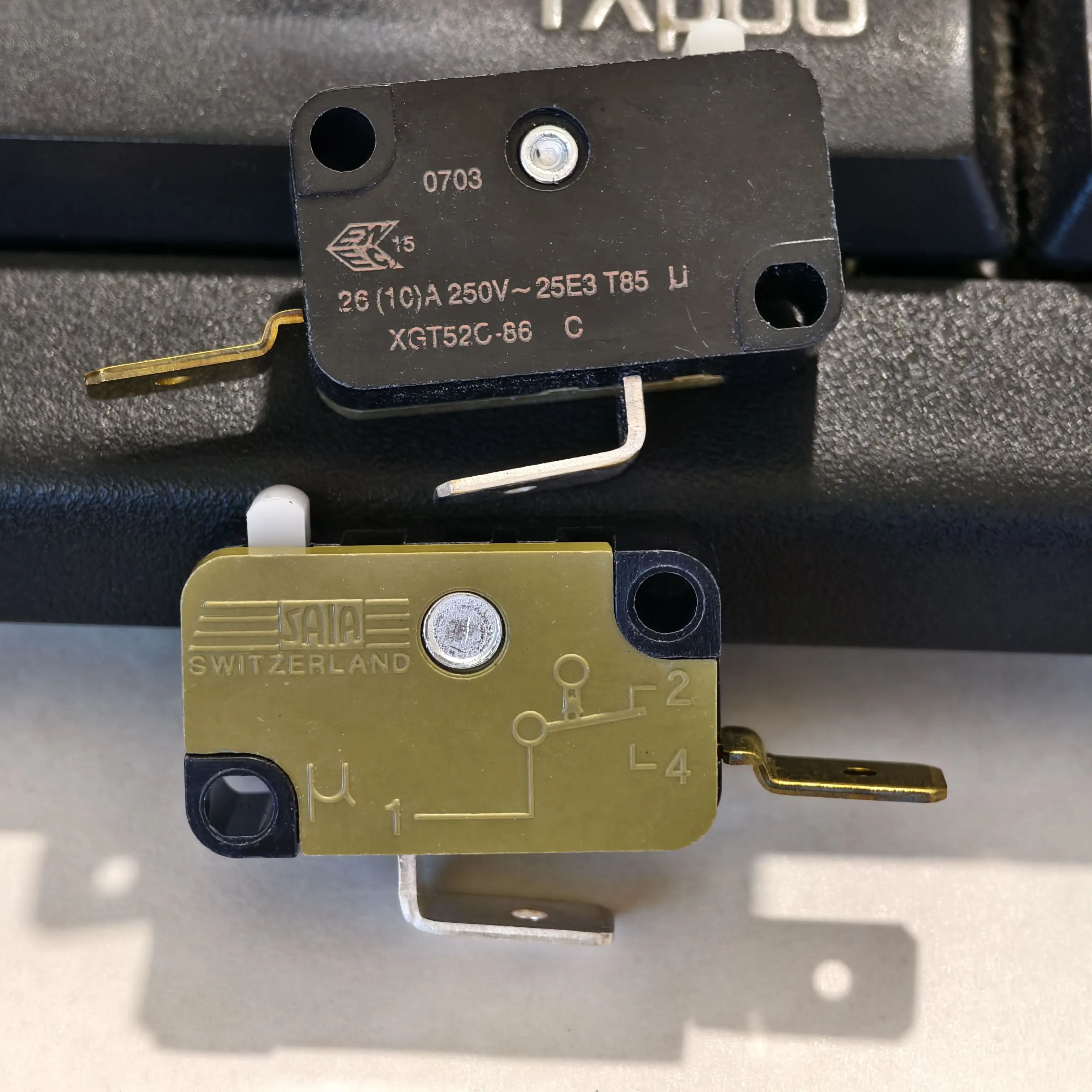 5PCS XGT52C-86 Saia-burgess Original New Micro Switch 2Pins 1NO 26A X6T52C-86
5PCS XGT52C-86 Saia-burgess Original New Micro Switch 2Pins 1NO 26A X6T52C-86