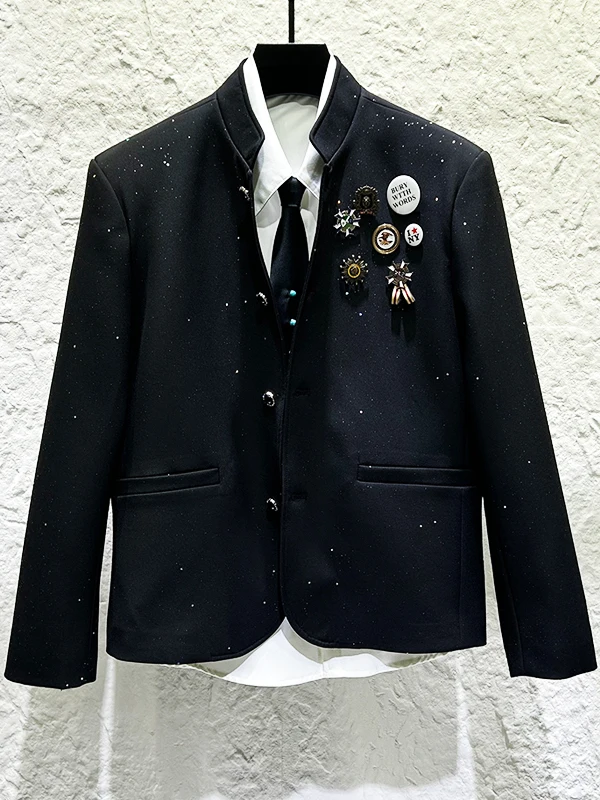 New Chinese Style Fashionable Lapel Jacket Men's Black Shiny Gold Embossed Decorative Pin Trendy City Adult Long Sleeve Short...
New Chinese Style Fashionable Lapel Jacket Men's Black Shiny Gold Embossed Decorative Pin Trendy City Adult Long Sleeve Short...