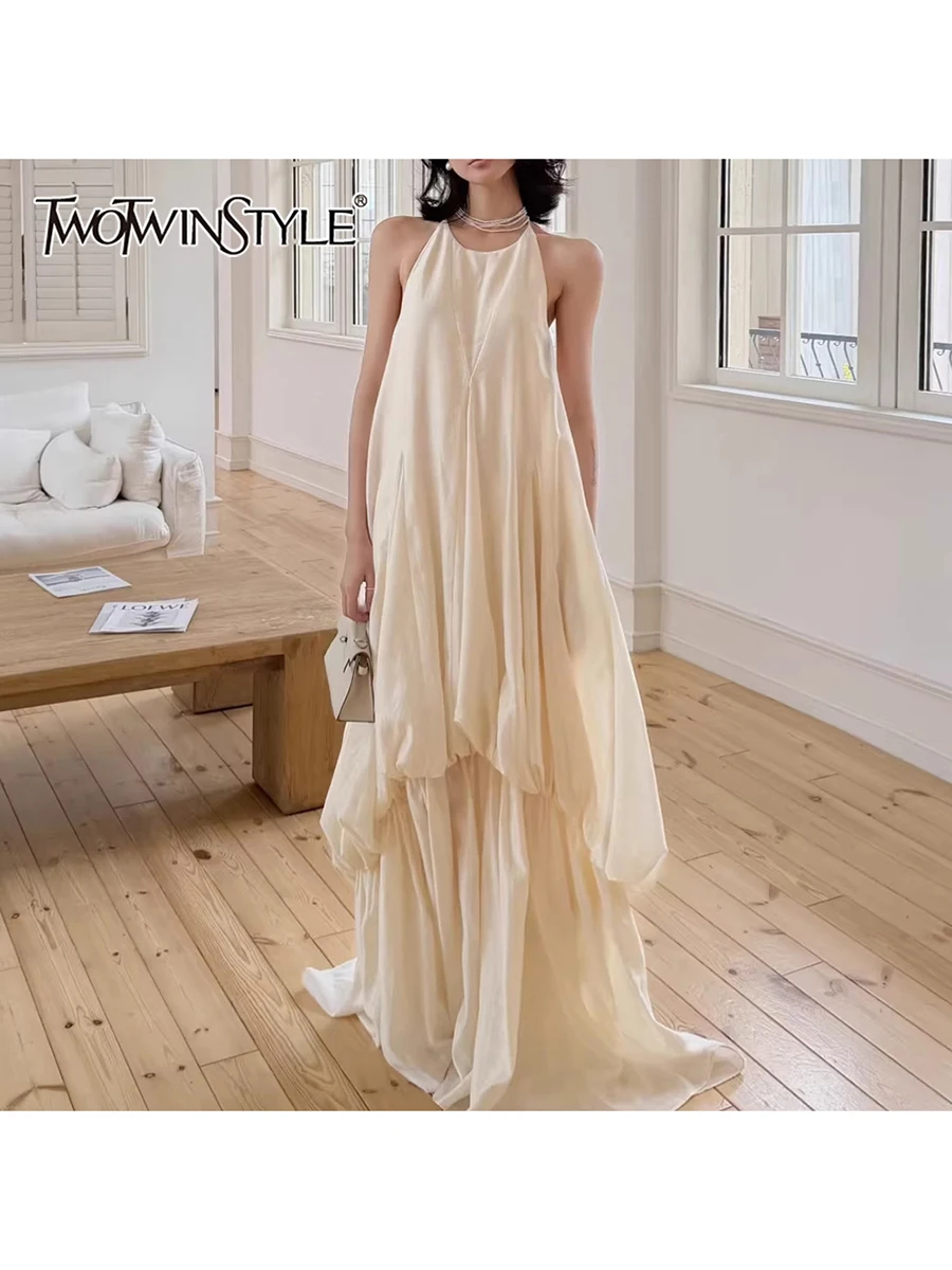 TWOTWINSTYLE Minimalist Spliced Folds Dresses for Women Halter Sleeveless High Waist Backless Long Solid Dress Female Fashion
TWOTWINSTYLE Minimalist Spliced Folds Dresses for Women Halter Sleeveless High Waist Backless Long Solid Dress Female Fashion