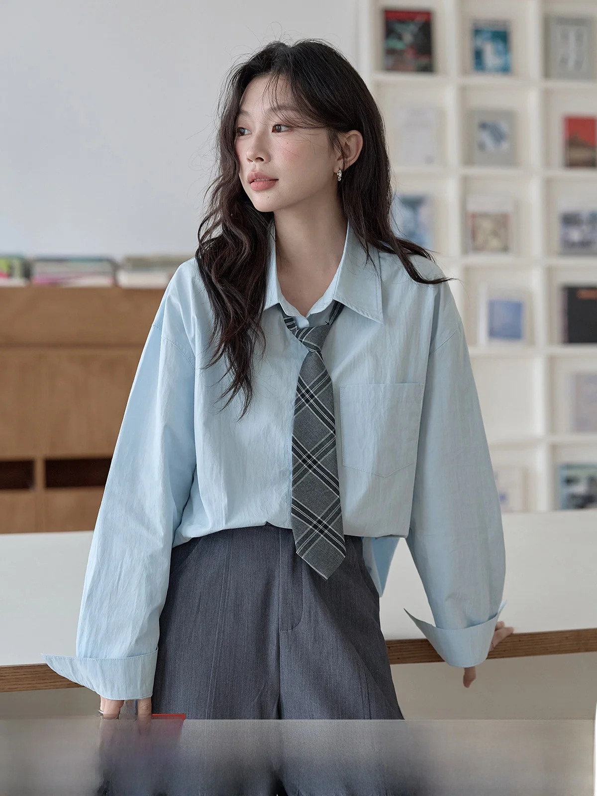 Blue Long Sleeve Shirt Women's Loose Casual Versatile HUIXI Drawstring Breathable Comfortable Korean Style Spring New
Blue Long Sleeve Shirt Women's Loose Casual Versatile HUIXI Drawstring Breathable Comfortable Korean Style Spring New