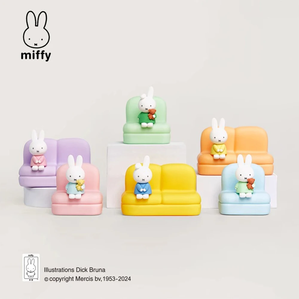 Kawaii Miffy Sofa Mobile Phone Stand Cartoon Surrounding Fashion Play Model Hand Desk Decoration Cute Doll Toy Gifts
Kawaii Miffy Sofa Mobile Phone Stand Cartoon Surrounding Fashion Play Model Hand Desk Decoration Cute Doll Toy Gifts