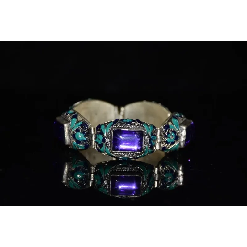 Tibetan silver cloisonn é inlaid with sapphire bracelet, classic and exquisite bracelet, a gift for family
Tibetan silver cloisonn é inlaid with sapphire bracelet, classic and exquisite bracelet, a gift for family