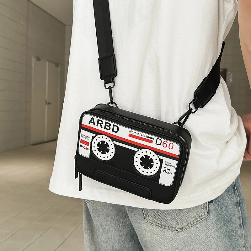 2025 Hot Sale Versatile Crossbody Bags New PU Zipper Trend Crossbody Bags for Women High Quality Popular Small Square Bags
2025 Hot Sale Versatile Crossbody Bags New PU Zipper Trend Crossbody Bags for Women High Quality Popular Small Square Bags