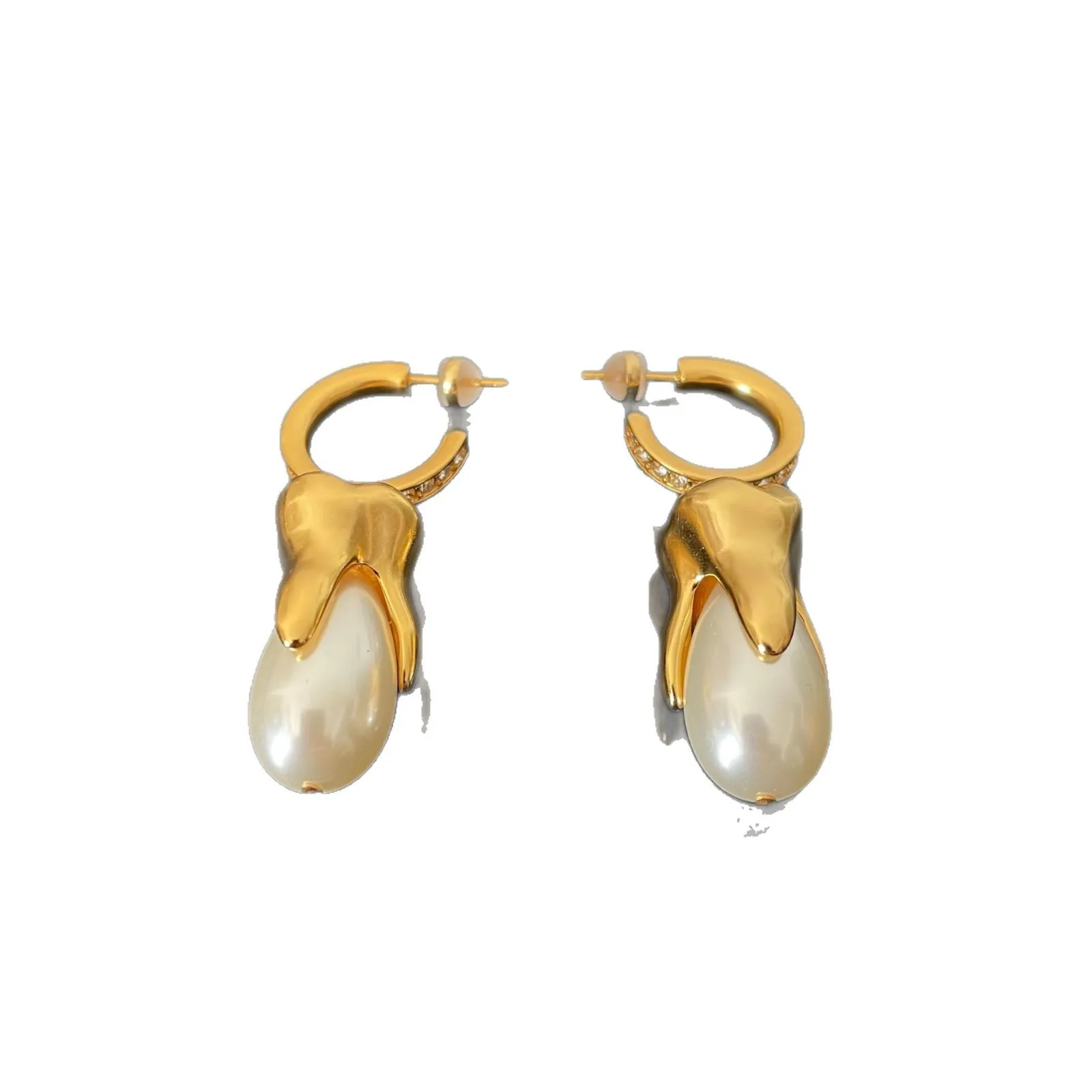 Exaggerated Teeth-shaped Pearl Earrings for WomenGold-plated & Diamond-embeddedLuxury Light Fashion Jewelry Gift
Exaggerated Teeth-shaped Pearl Earrings for WomenGold-plated & Diamond-embeddedLuxury Light Fashion Jewelry Gift
