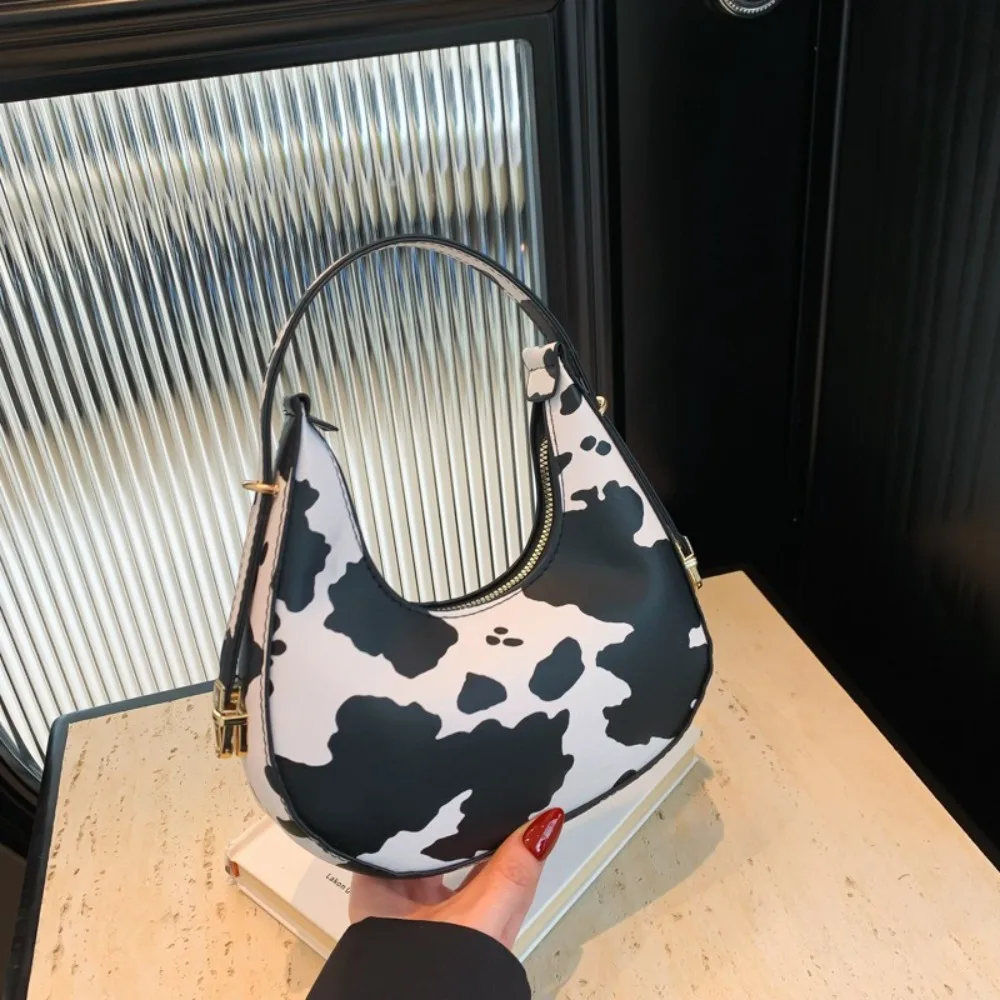 Simple Leopard Print PU Leather Underarm Bag Y2K Korean Style Women Hobo Bag Shoulder Bag Handbag New Moon Bag Daily
Simple Leopard Print PU Leather Underarm Bag Y2K Korean Style Women Hobo Bag Shoulder Bag Handbag New Moon Bag Daily