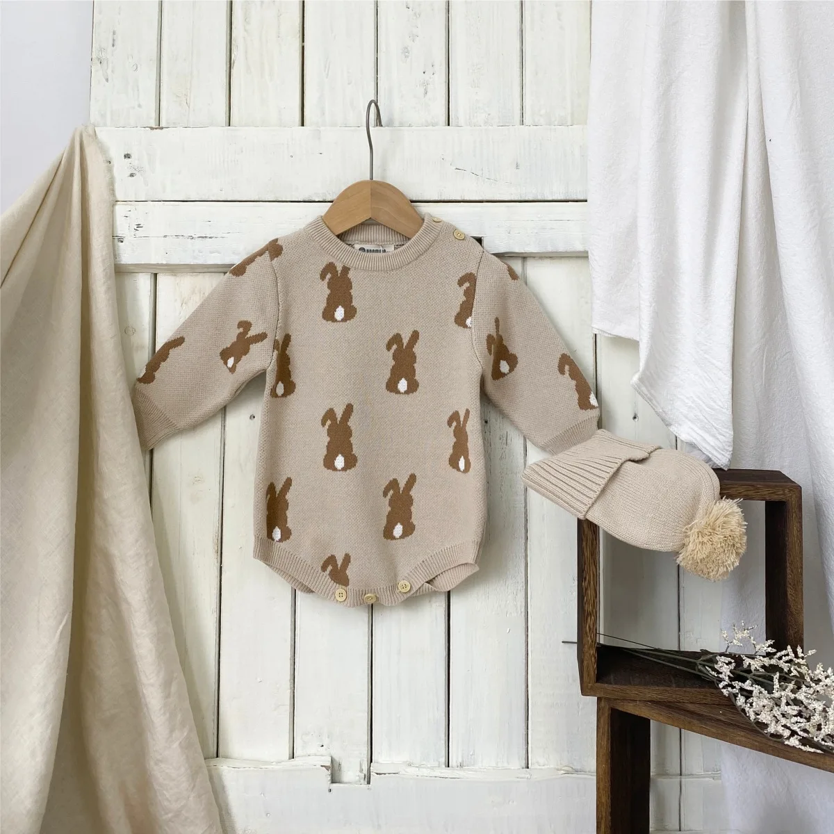 Комплект одежды для новорожденных 2026: комбинезон-боди с вязаным свитером и шапочкой для мальчиков и девочек, милый кролик, осень-зима
Комплект одежды для новорожденных 2026: комбинезон-боди с вязаным свитером и шапочкой для мальчиков и девочек, милый кролик, осень-зима