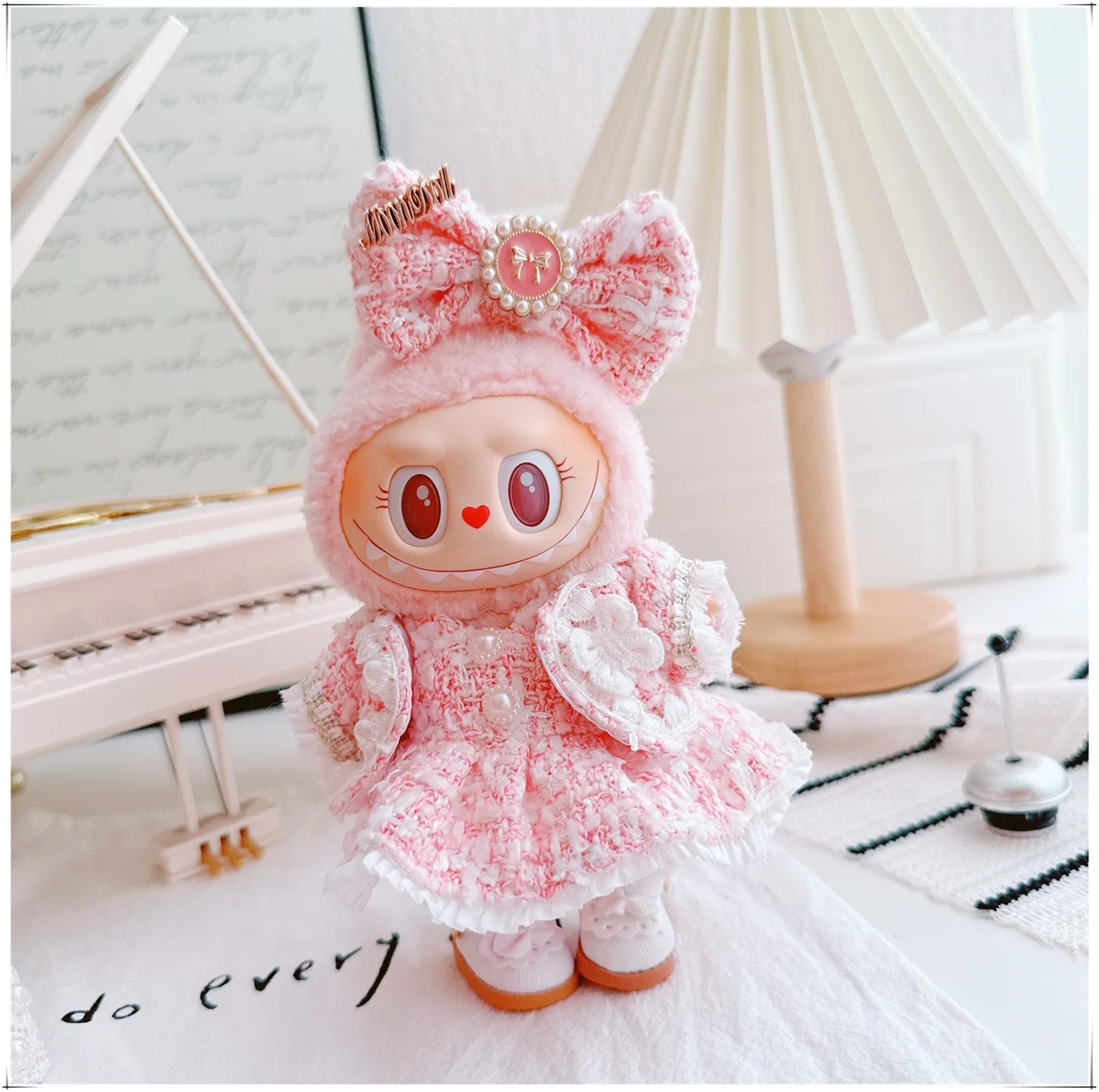 For Labubu Clothes 17cm 1 2 3 Gen, Chic fashion Style Dress Set with Shoes, Cute Doll Outfit Fashion Accessories
For Labubu Clothes 17cm 1 2 3 Gen, Chic fashion Style Dress Set with Shoes, Cute Doll Outfit Fashion Accessories