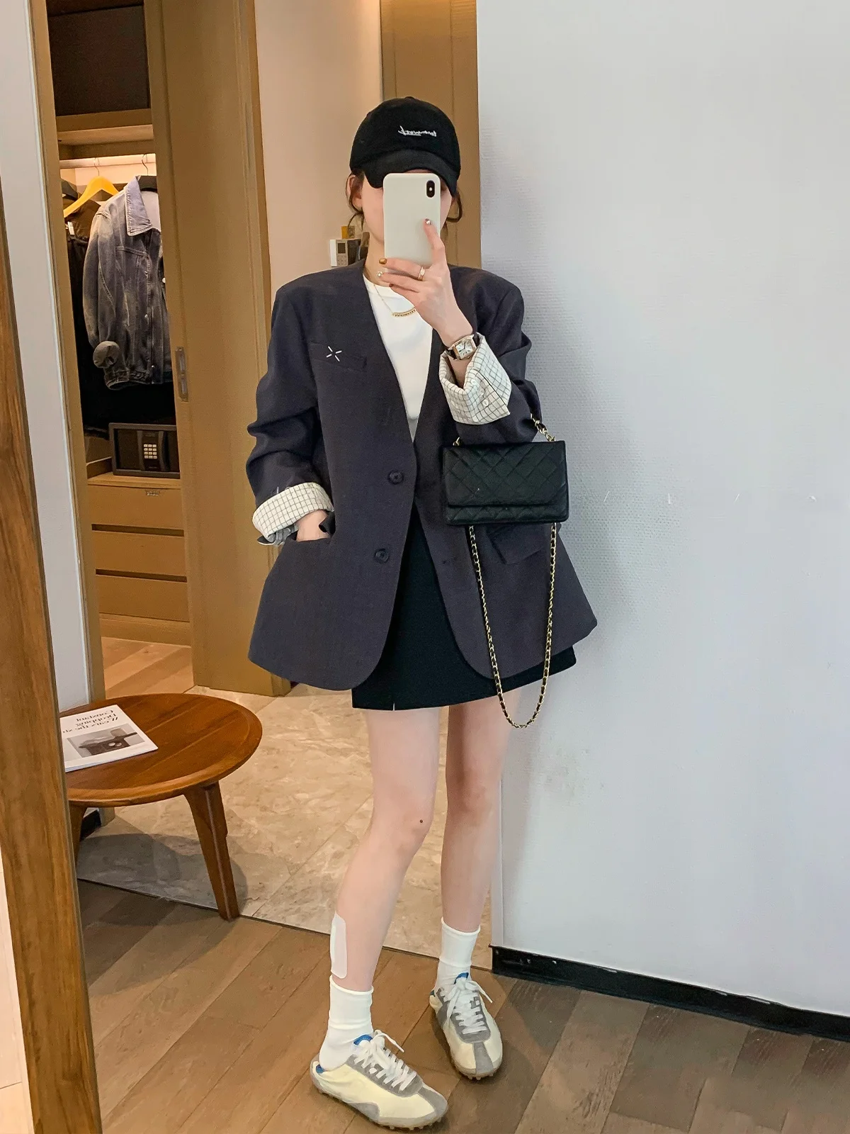 Love Devil Fish Deep Grey V-neck Suit Jacket Women's Loose Style Spring 2026 New Arrival Fashionable Business Casual Coat
Love Devil Fish Deep Grey V-neck Suit Jacket Women's Loose Style Spring 2026 New Arrival Fashionable Business Casual Coat