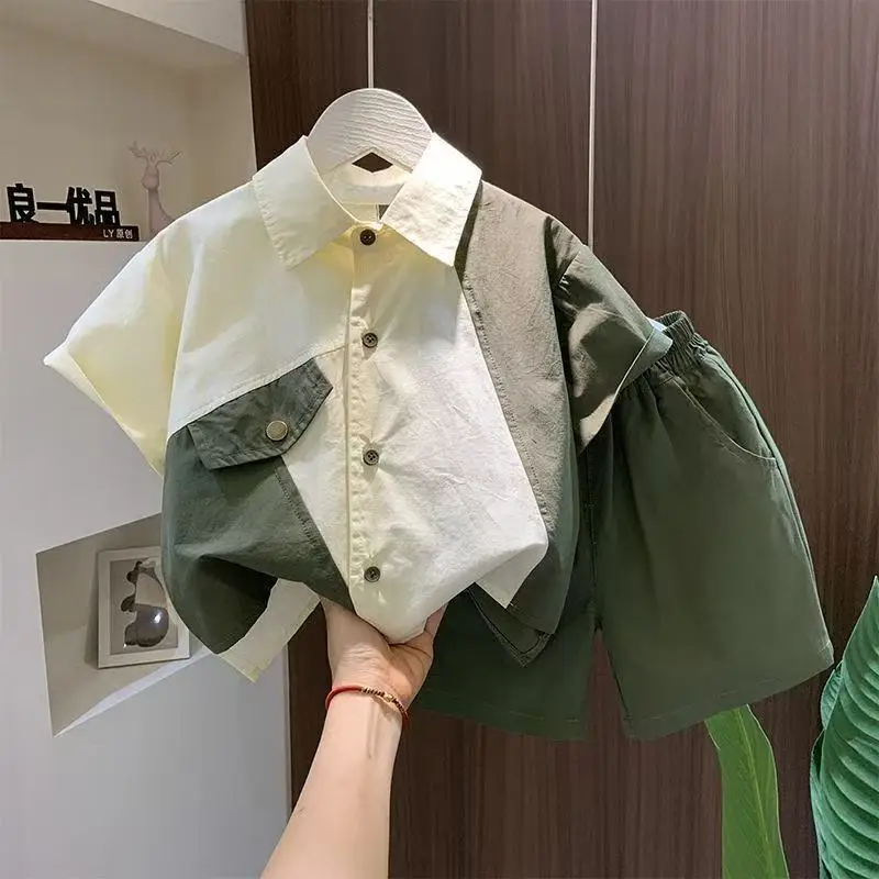 Boys' Summer Shirt Set New Children's Patchwork Fashion Short Sleeved Top and Shorts Two-piece Set Boys' Baby Fashion 90-150CM
Boys' Summer Shirt Set New Children's Patchwork Fashion Short Sleeved Top and Shorts Two-piece Set Boys' Baby Fashion 90-150CM