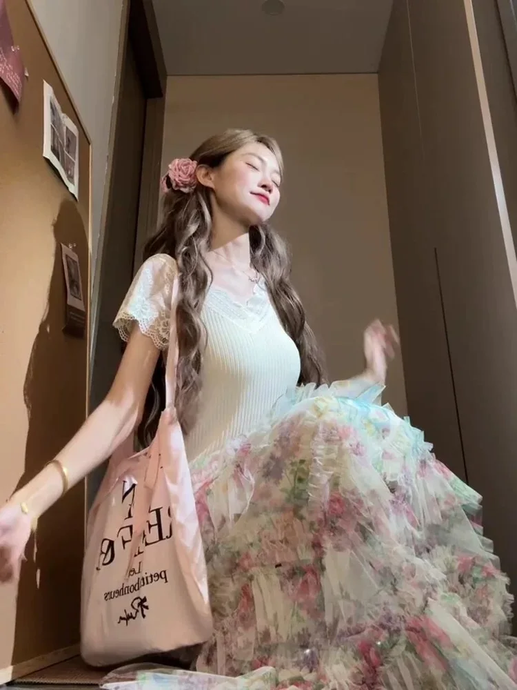 Summer Beautiful Women's Short Sleeve T-Shirt Floral Embellished Cake Skirt Two-Piece Set Waist-Cinching Fashionable Outfit
Summer Beautiful Women's Short Sleeve T-Shirt Floral Embellished Cake Skirt Two-Piece Set Waist-Cinching Fashionable Outfit