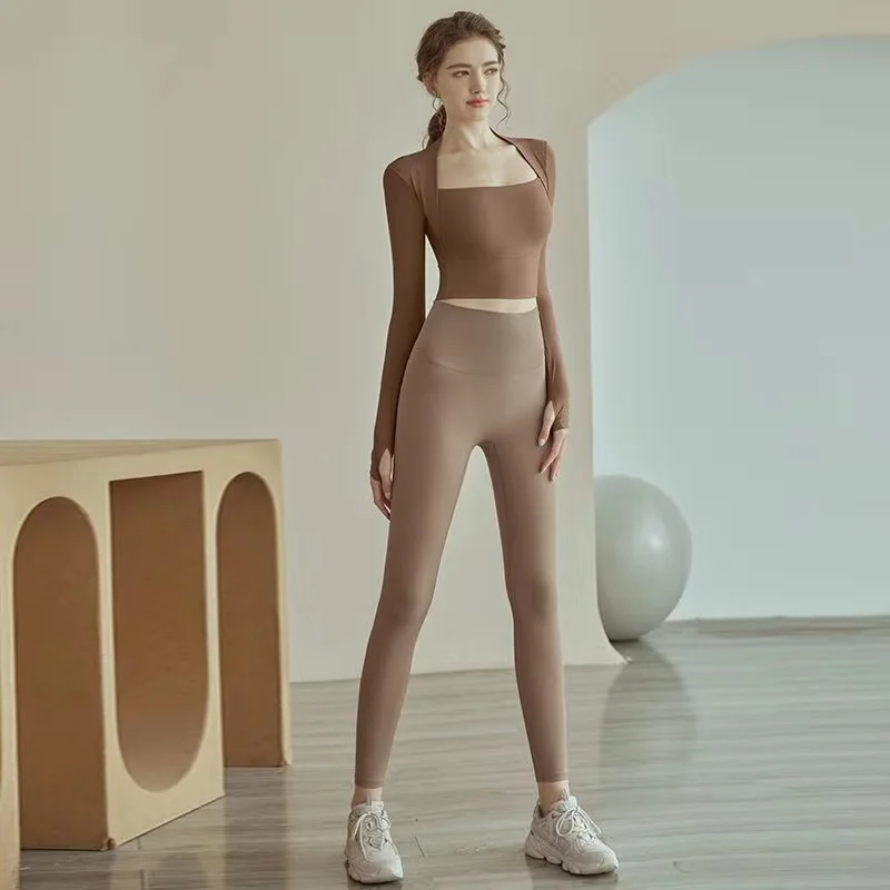 Fitness clothing for women, new style, internet famous, high-end, with chest cushion, long sleeved yoga and Pilates set
Fitness clothing for women, new style, internet famous, high-end, with chest cushion, long sleeved yoga and Pilates set