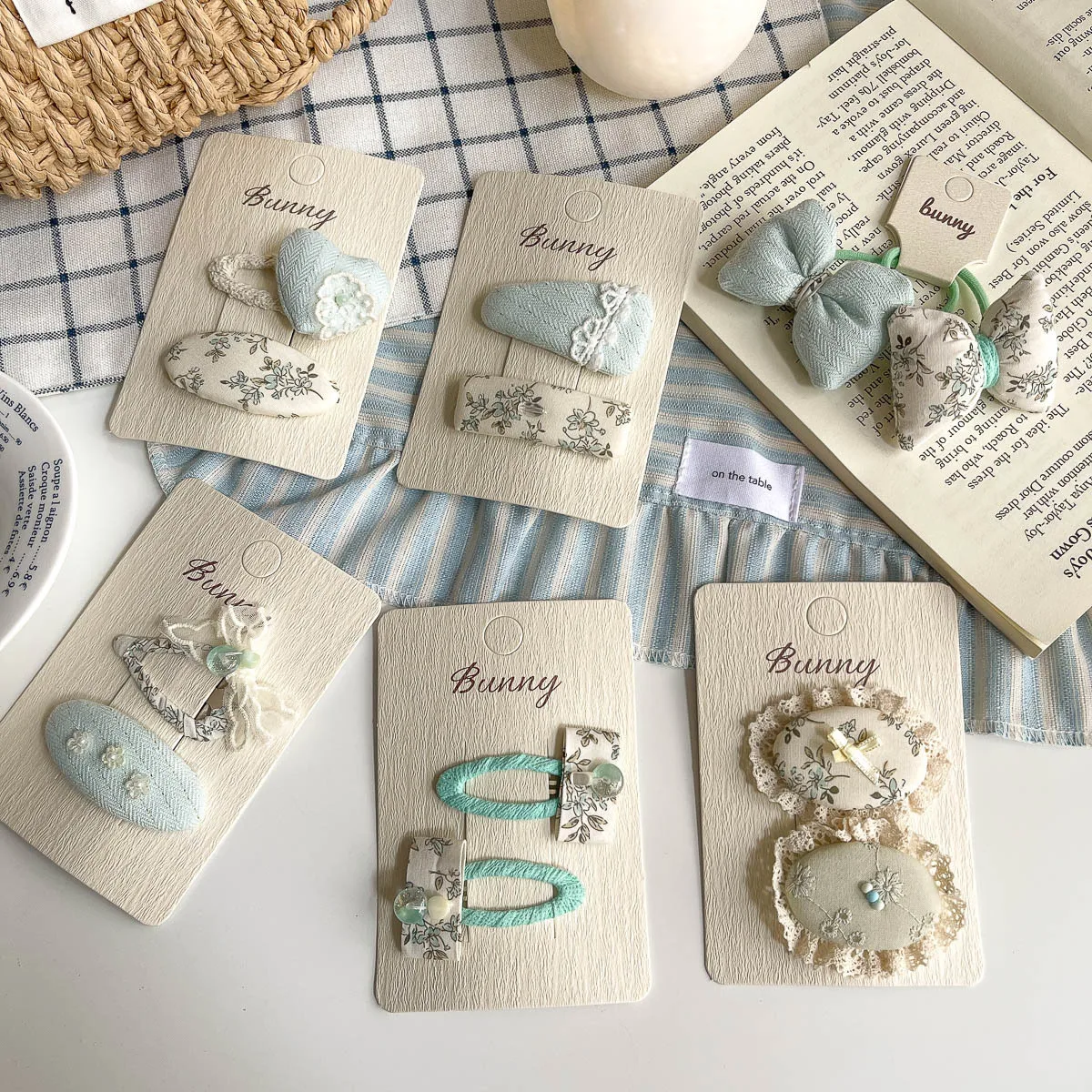 2pcs Love Floral Hair Clip Bow BB Clip Cute Girl Bangs Side Clip Hairpin Hairclip Barrettes Headwear Children's Hair Accessories
2pcs Love Floral Hair Clip Bow BB Clip Cute Girl Bangs Side Clip Hairpin Hairclip Barrettes Headwear Children's Hair Accessories