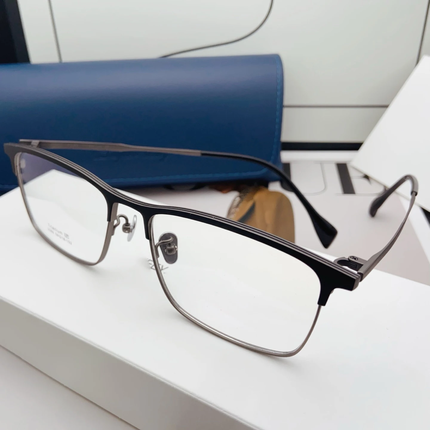 Scratch-Resistant UV Protection Lenses Pure Titanium Men's Optical Glasses Myopia Eyewear Office Prescription Progressive Glass
Scratch-Resistant UV Protection Lenses Pure Titanium Men's Optical Glasses Myopia Eyewear Office Prescription Progressive Glass