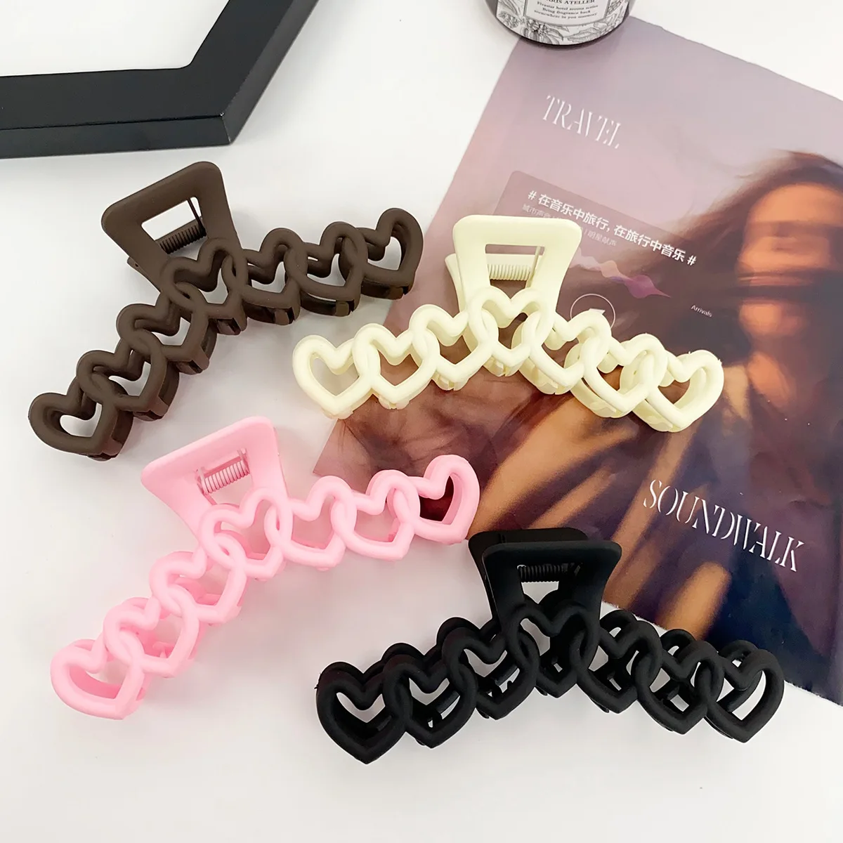 Персиковое сердце, милая красочная заколка для волос, высококачественная модная заколка в форме сердца в форме акулы, аксессуары для волос для женщин
Персиковое сердце, милая красочная заколка для волос, высококачественная модная заколка в форме сердца в форме акулы, аксессуары для волос для женщин