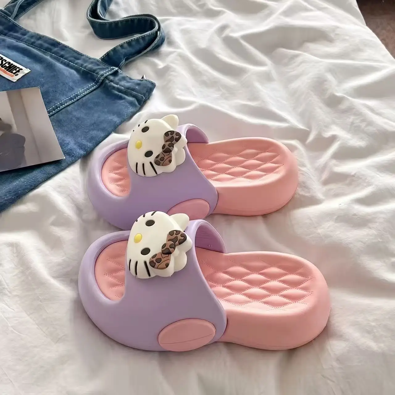 Kawaii Hello Kitty Leopard Bow Slides Quilted Footbed Thick-Sole Design Lightweight Non-Slip Eva Sandals for Home Outdoor Wear
Kawaii Hello Kitty Leopard Bow Slides Quilted Footbed Thick-Sole Design Lightweight Non-Slip Eva Sandals for Home Outdoor Wear