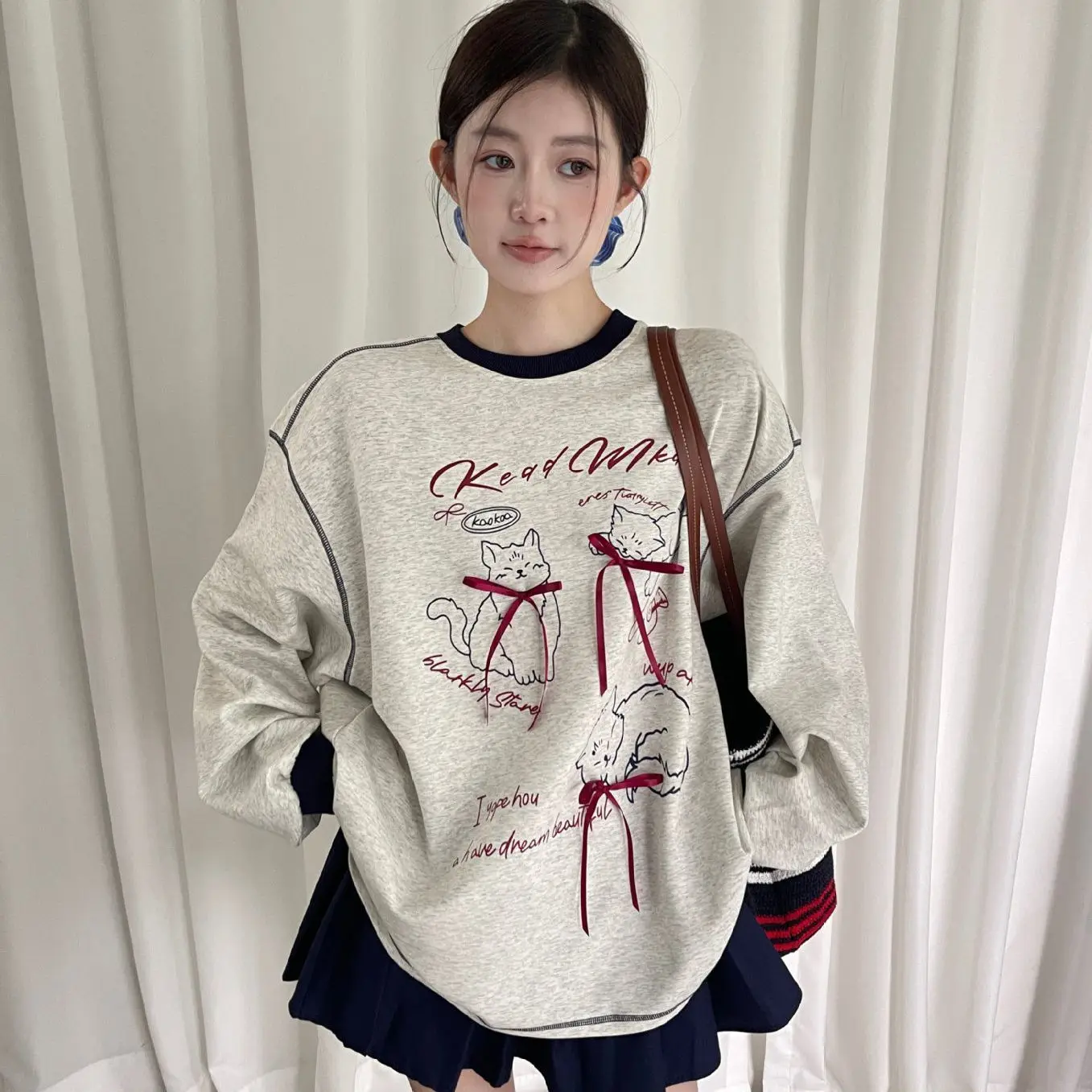 Cartoon Cat Printed Bow Hoodie Long Sleeved Hoodie Women's Autumn/Winter New Design Loose Casual Sports Shirt Contrast Top
Cartoon Cat Printed Bow Hoodie Long Sleeved Hoodie Women's Autumn/Winter New Design Loose Casual Sports Shirt Contrast Top