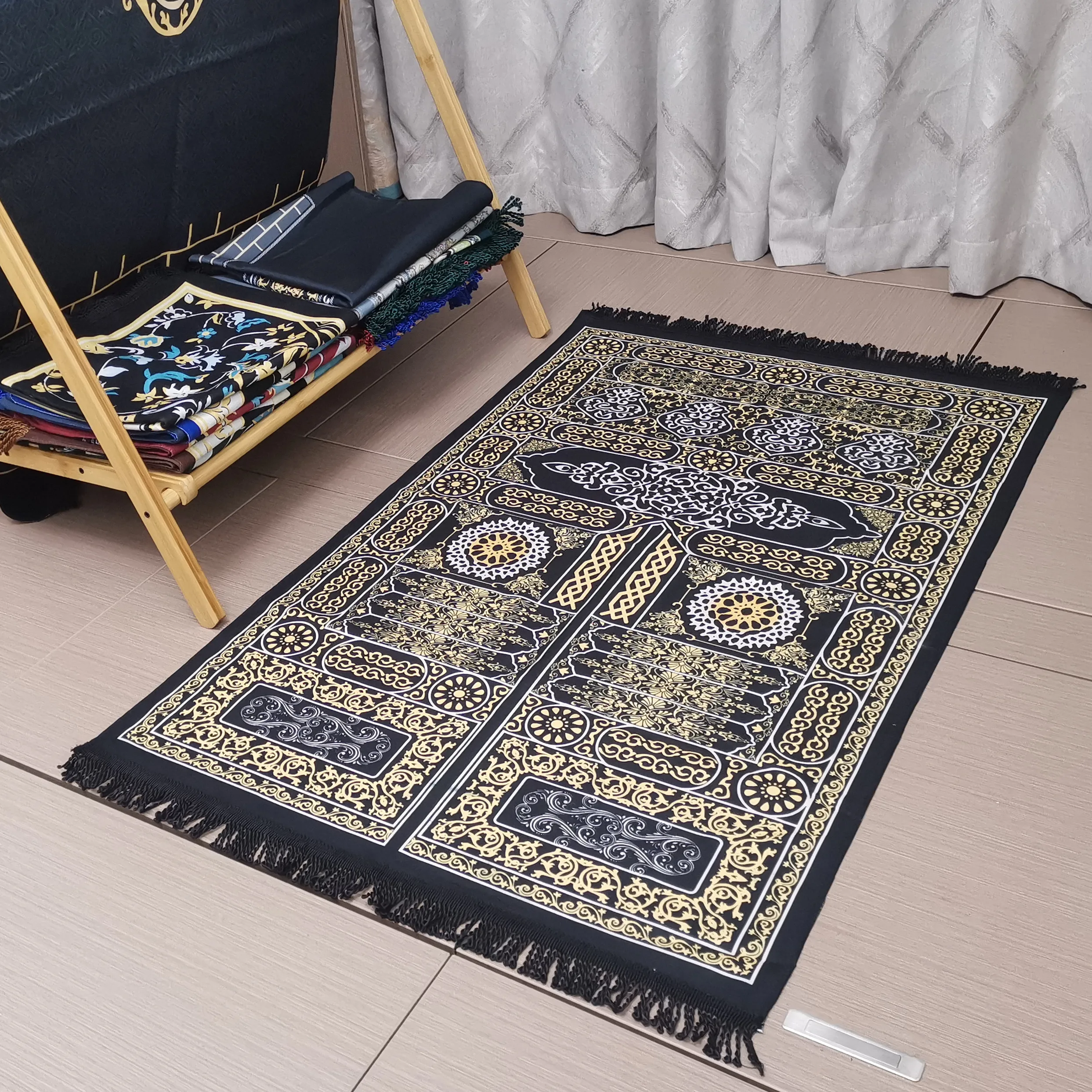 Muslim Prayer Mat Velvet Pray Rug Portable Sala Sejadah Hajji Janamaz Romadan Gift Mats
Muslim Prayer Mat Velvet Pray Rug Portable Sala Sejadah Hajji Janamaz Romadan Gift Mats