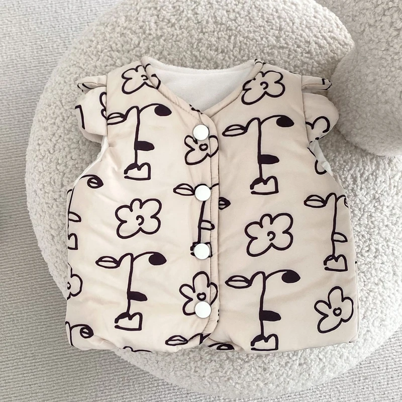 Winter new baby clothing, 0-3 year old female baby, flying sleeve vest with flower cartoon print and plush thick cardigan
Winter new baby clothing, 0-3 year old female baby, flying sleeve vest with flower cartoon print and plush thick cardigan