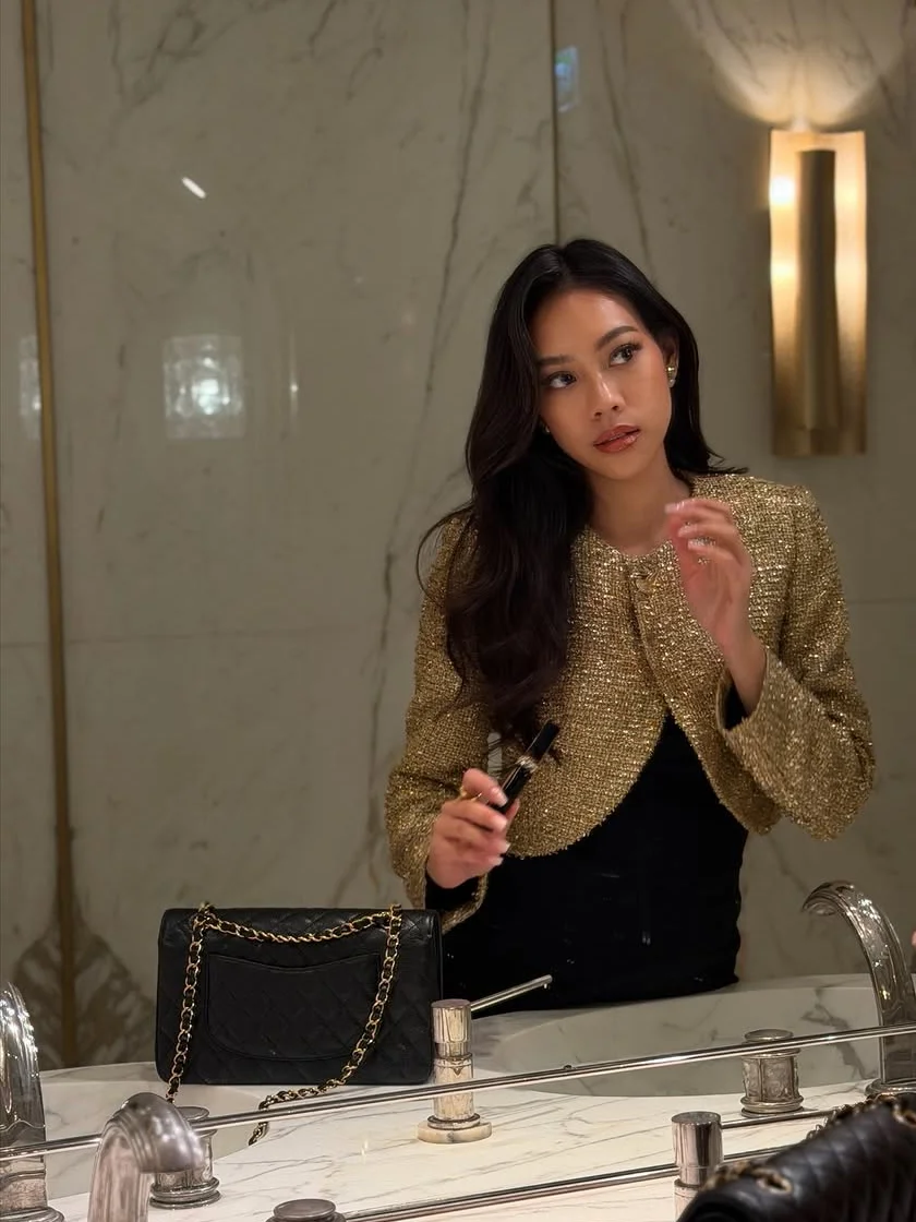 Женская короткая куртка-жакет из золотистого твидового материала, классический укороченный блейзер на пуговицах, элегантная верхняя одежда для вечеринок
Женская короткая куртка-жакет из золотистого твидового материала, классический укороченный блейзер на пуговицах, элегантная верхняя одежда для вечеринок