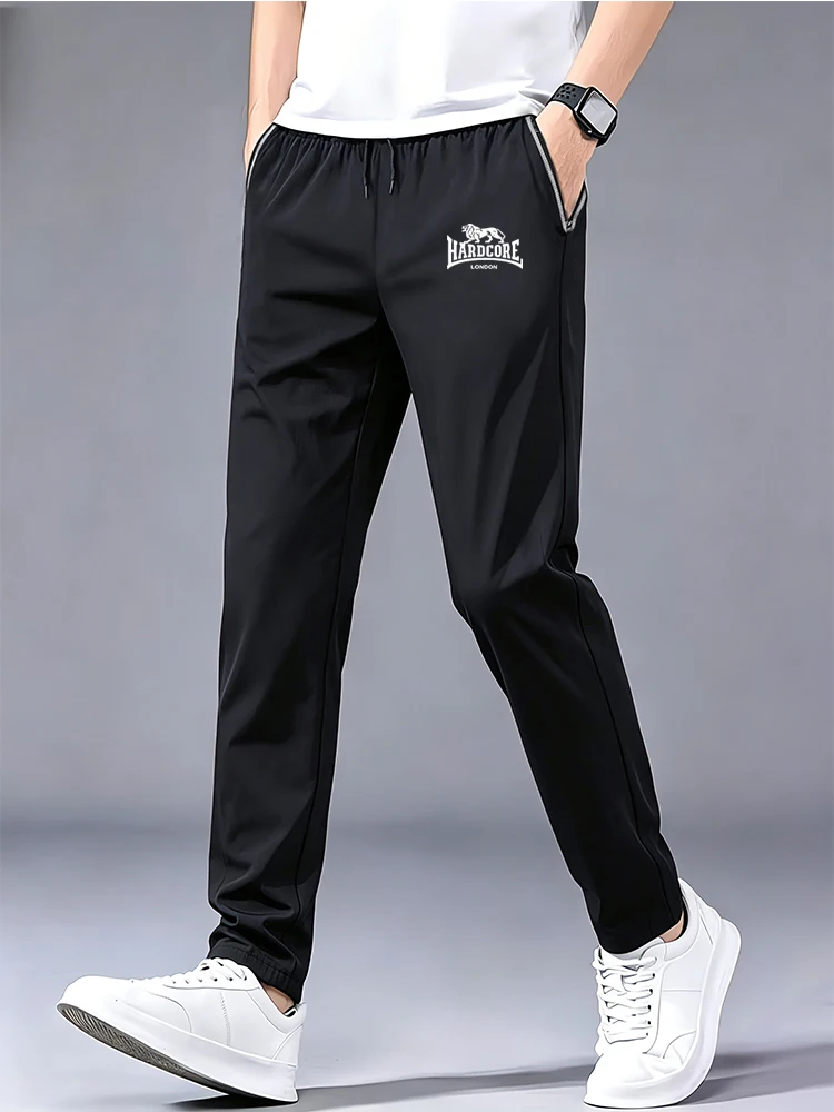 Men HARDCORE LONDON Lion Letter Print Ice Silk Jogger Pants Drawstring Elastic Waist Cuffed Ankle Quick Dry Sports Trousers Stre
Men HARDCORE LONDON Lion Letter Print Ice Silk Jogger Pants Drawstring Elastic Waist Cuffed Ankle Quick Dry Sports Trousers Stre