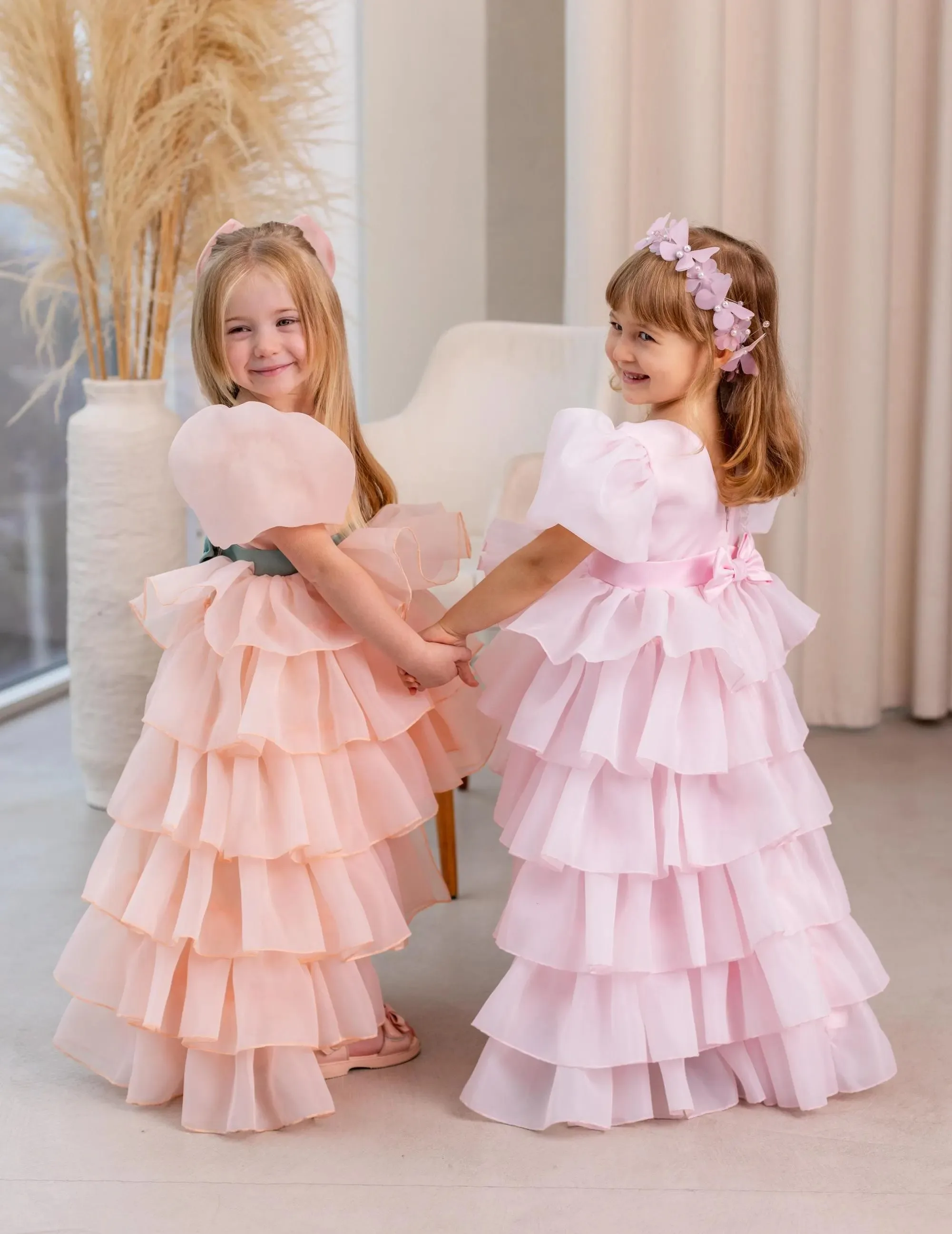 Customized flower girl dress high-end tiered ruffled tulle girls wedding bridesmaid dress puff sleeve bow long floor-length prom
Customized flower girl dress high-end tiered ruffled tulle girls wedding bridesmaid dress puff sleeve bow long floor-length prom