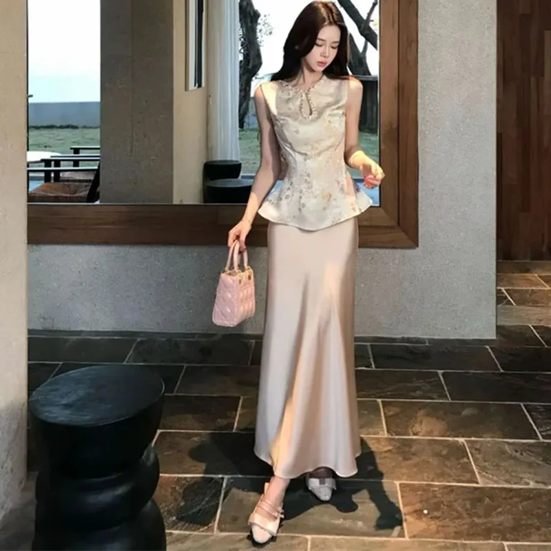 Women Waistcoat Long Skirts 2PCS Summer Female Fashion Casual Top Long Skirt Two-piece Set Spring Lady Short Sleeved Maxi Skirt
Women Waistcoat Long Skirts 2PCS Summer Female Fashion Casual Top Long Skirt Two-piece Set Spring Lady Short Sleeved Maxi Skirt