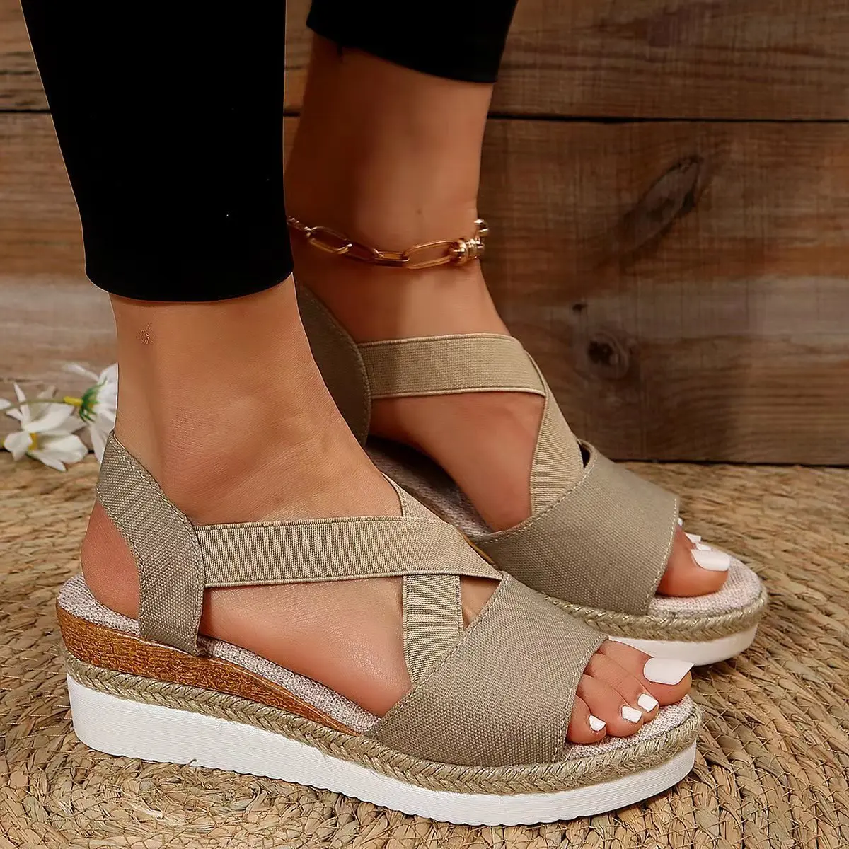 European American Large-size Women's Sandals 2025 Summer New Flat-bottomed Wedge Heel Fish Mouth Casual Women's Sandals
European American Large-size Women's Sandals 2025 Summer New Flat-bottomed Wedge Heel Fish Mouth Casual Women's Sandals
