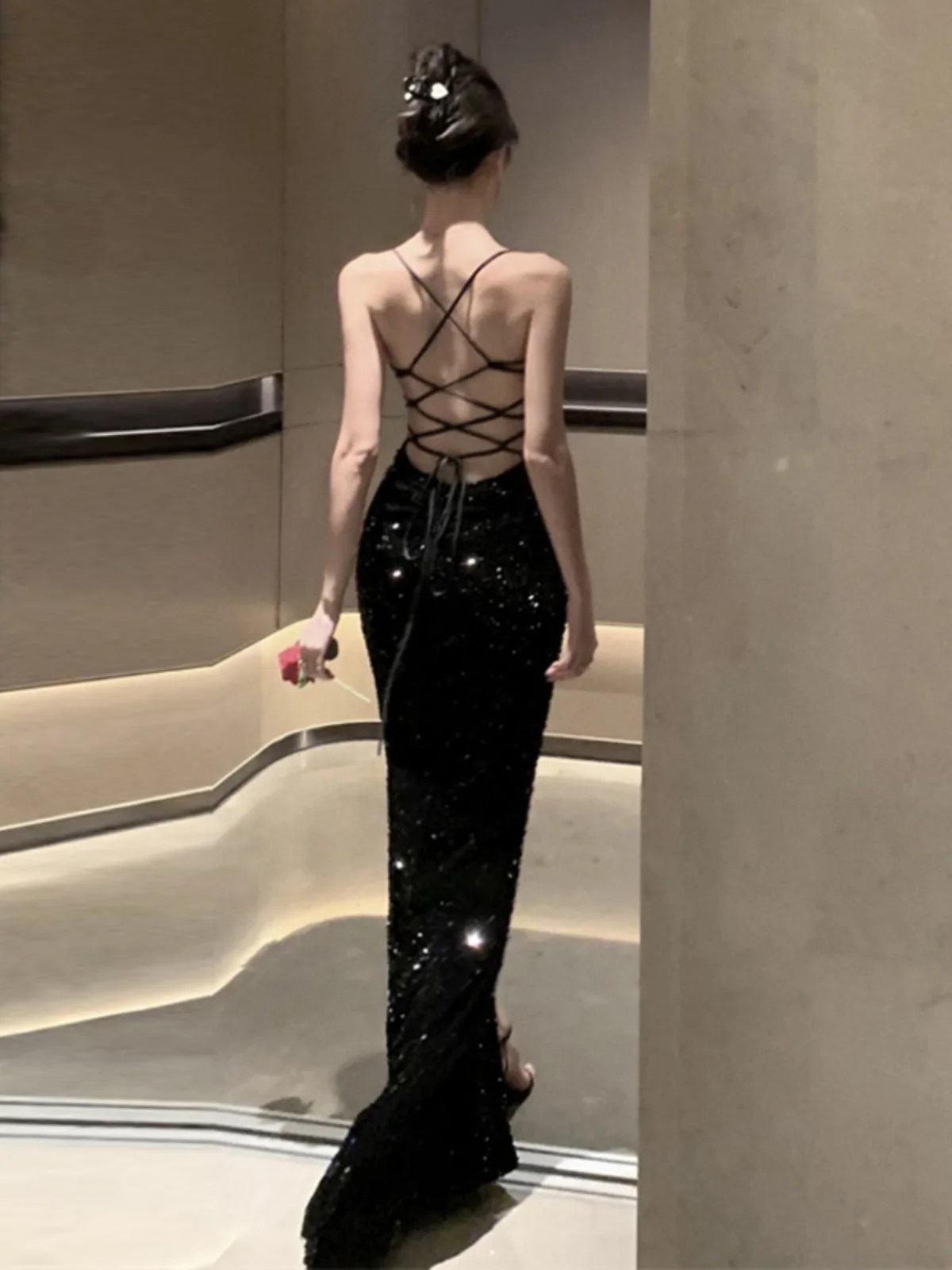 Elegant Backless Strap Dress Sexy Ladylike Style High Quality Beautiful Celebrity Gown Open Split Waist Cinched Cotton Blend
Elegant Backless Strap Dress Sexy Ladylike Style High Quality Beautiful Celebrity Gown Open Split Waist Cinched Cotton Blend