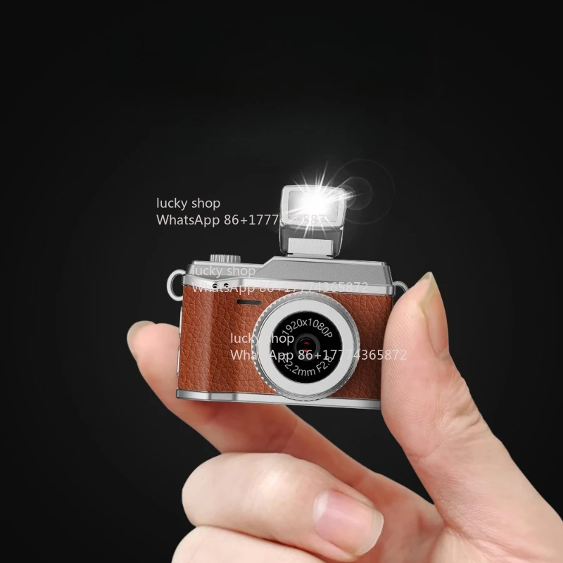 High Definition 1080P Retro Small Camera Flash Mini Camera Necklace Can Take Pictures and Videos Digital Camera Men and Women
High Definition 1080P Retro Small Camera Flash Mini Camera Necklace Can Take Pictures and Videos Digital Camera Men and Women