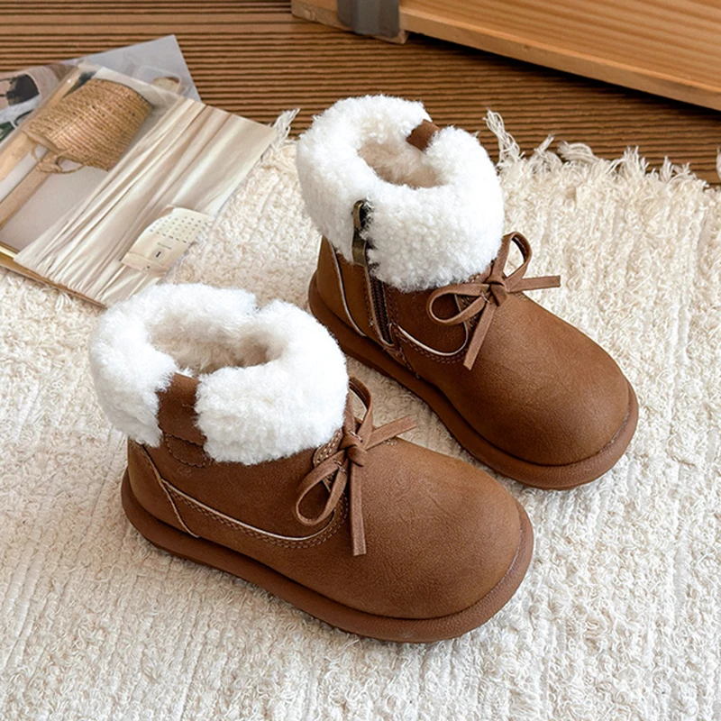 Sweet Bowknot Fluffy Fur Snow Boots Children 2025 Winter Warm Plush Non Slip Suede Ankle Boots Cute Girl's Furry Short Booties
Sweet Bowknot Fluffy Fur Snow Boots Children 2025 Winter Warm Plush Non Slip Suede Ankle Boots Cute Girl's Furry Short Booties