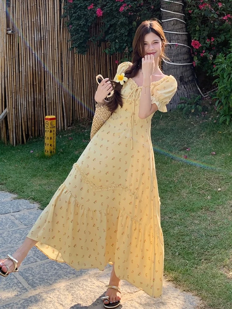 Slimming Floral Print Summer Dress Women's High Waist Short Sleeve Sweet Countryside Style Pleated Korean Version Dress
Slimming Floral Print Summer Dress Women's High Waist Short Sleeve Sweet Countryside Style Pleated Korean Version Dress