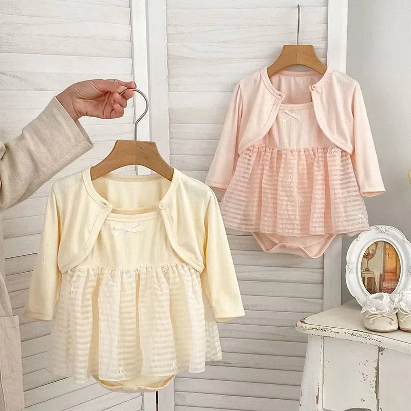 2025 New Summer Newborn Baby Girls Romper+Coat Toddler Baby Sleeveless Cotton Mesh Splicing Jumpsuit 0-24M Baby Clothing Set
2025 New Summer Newborn Baby Girls Romper+Coat Toddler Baby Sleeveless Cotton Mesh Splicing Jumpsuit 0-24M Baby Clothing Set