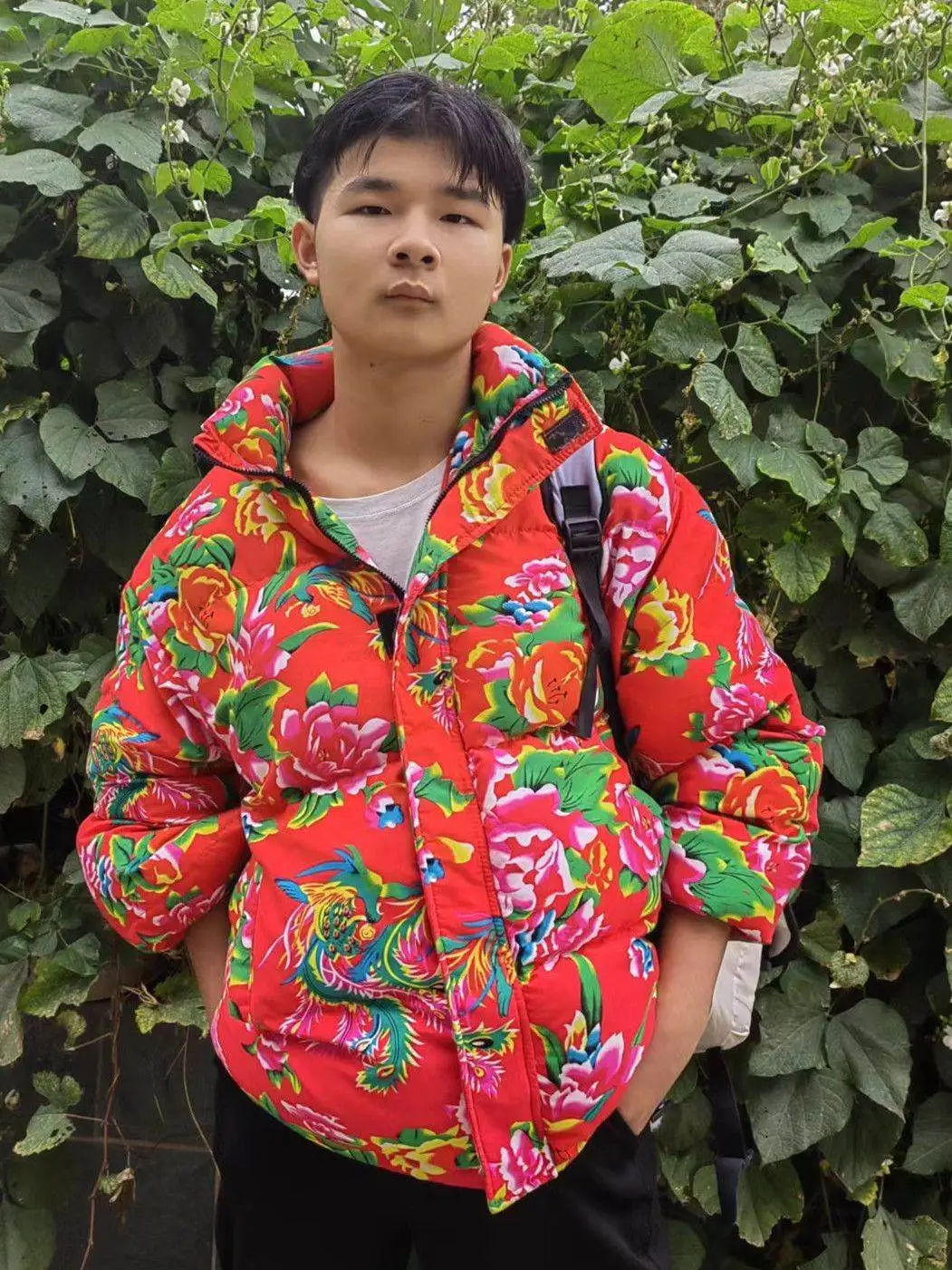 Северо-восточный хлопковый тюре с большим цветком, модная хлопковая одежда для пар, мужской комплект верхней одежды, хлопковые брюки
Северо-восточный хлопковый тюре с большим цветком, модная хлопковая одежда для пар, мужской комплект верхней одежды, хлопковые брюки