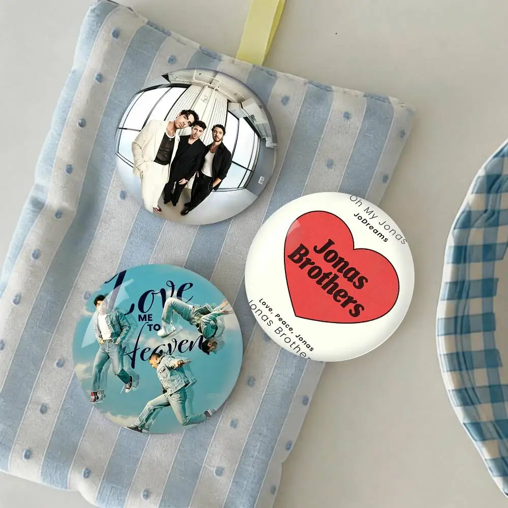 J-Jonas Band Brothers S-Sucker Badge Creative Pins Brooch for Bag Clothes Hat Decor Gifts Fans Collect
J-Jonas Band Brothers S-Sucker Badge Creative Pins Brooch for Bag Clothes Hat Decor Gifts Fans Collect