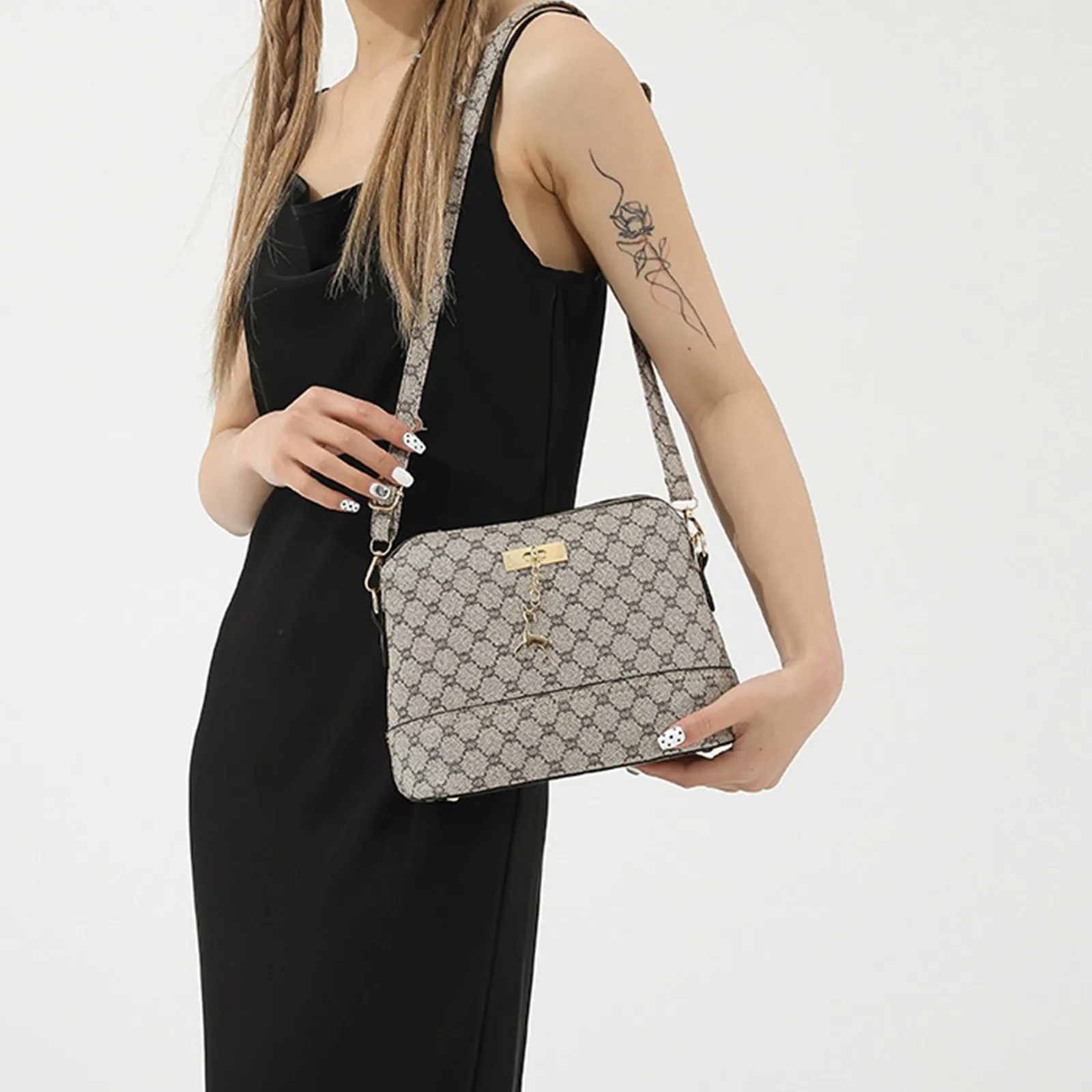 1pc Women'S Bag New Fashionable And Vintage Classic Shoulder Oblique Cross Large Capacity Handheld Women'S Bag 2025 Gift
1pc Women'S Bag New Fashionable And Vintage Classic Shoulder Oblique Cross Large Capacity Handheld Women'S Bag 2025 Gift