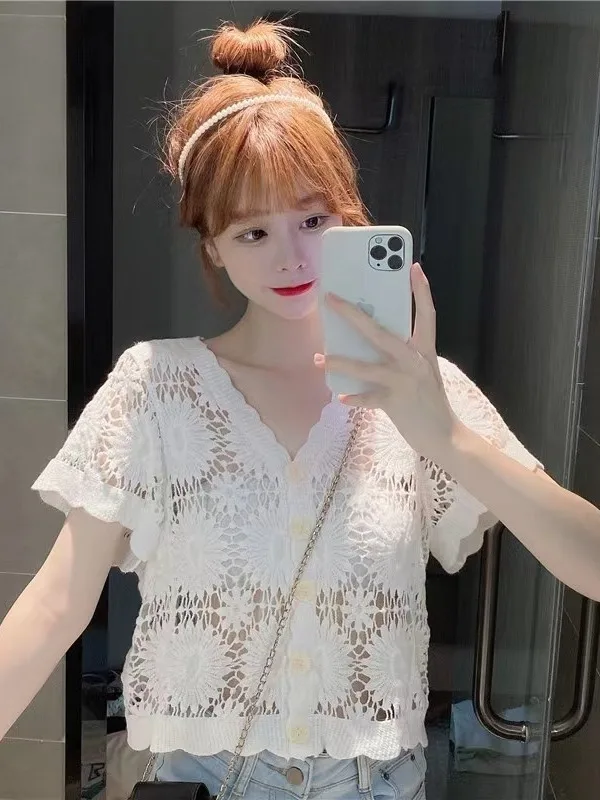 Loose Lace Short Sleeve V-Neckbone Hook Hollow out Top Women's Summer Slimming Short Length Fairy-like Design Sense Shirt
Loose Lace Short Sleeve V-Neckbone Hook Hollow out Top Women's Summer Slimming Short Length Fairy-like Design Sense Shirt