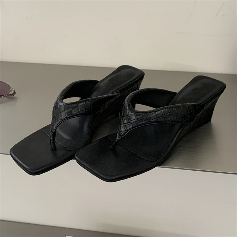 Eilyken 2026 New Summer Shallow Clip Square Toe Women Slippers Designer Wedges Heels Sandals Fashion Flip Flops Shoes
Eilyken 2026 New Summer Shallow Clip Square Toe Women Slippers Designer Wedges Heels Sandals Fashion Flip Flops Shoes