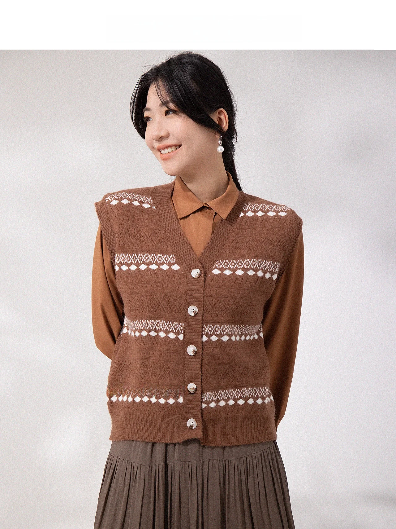 Comfortable Wool Knitted Vest Top Ladies Spring Autumn High-End Slim Fit Sleeveless Shirt Annibycn Commute Style V-Neck Polye...
Comfortable Wool Knitted Vest Top Ladies Spring Autumn High-End Slim Fit Sleeveless Shirt Annibycn Commute Style V-Neck Polye...