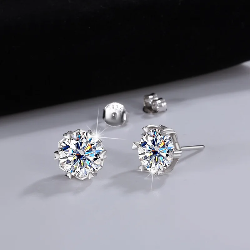 High-quality Silver Moissanite Snowflake Women's Earrings, Simple and Elegant Moissanite Earrings
High-quality Silver Moissanite Snowflake Women's Earrings, Simple and Elegant Moissanite Earrings
